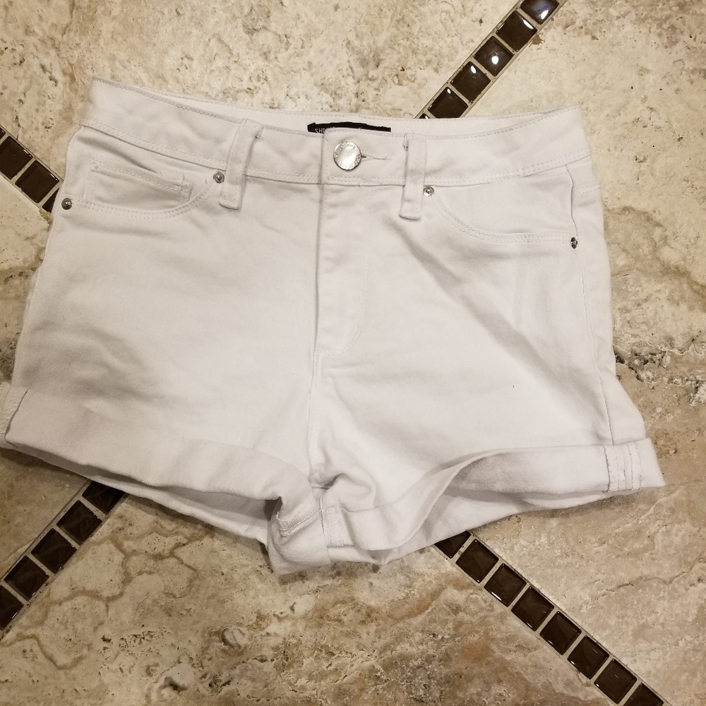 YMI size 5 white shorts high rise EUC